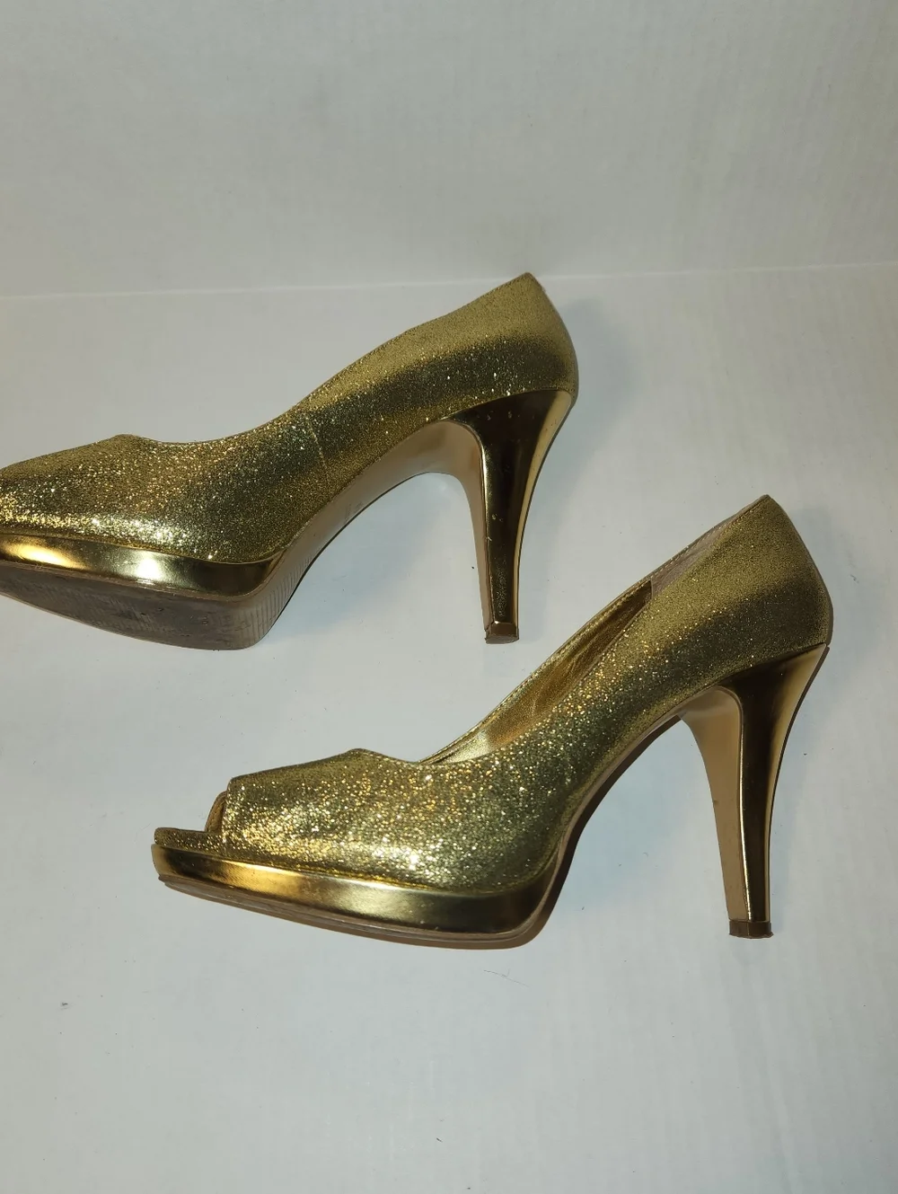 Nine West Metallic Gold Glitter Peep Toe Hidden Platform High Heels 8.5 EUC